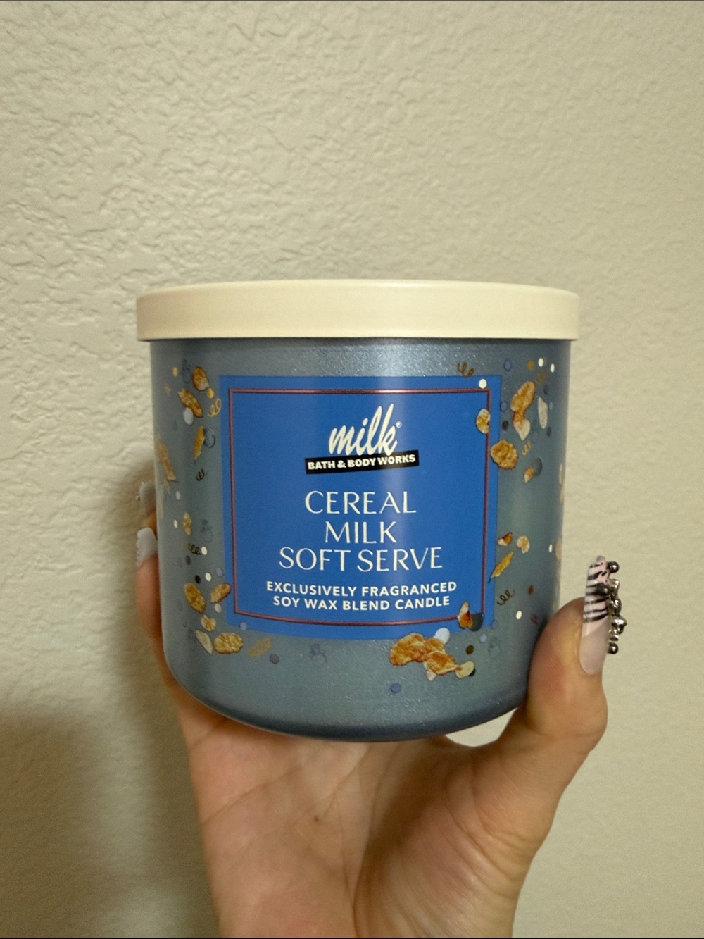 Bath & Body Works BBW Cereal Milk Soft Serve 3 wicks Candle